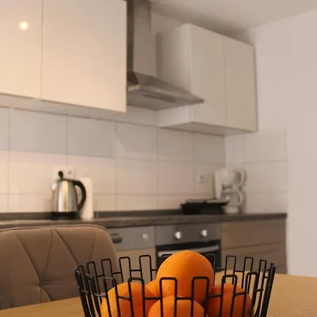 Orange Peaceful Retreat * زادار