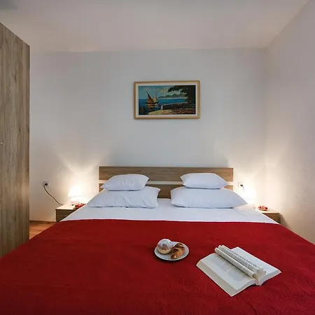 柑橘度假屋-带温水游泳池和停车场