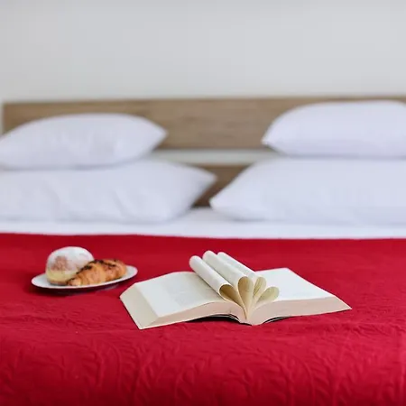 度假居 柑橘度假屋-带温水游泳池和停车场 扎达尔