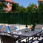 Orange With Heated Pool And Parking