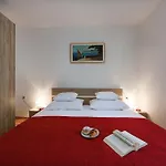 Orange With Heated Pool And Parking