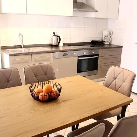 Orange Peaceful Retreat Holiday home