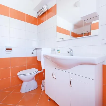 Orange With Heated Pool And Parking * Zadar