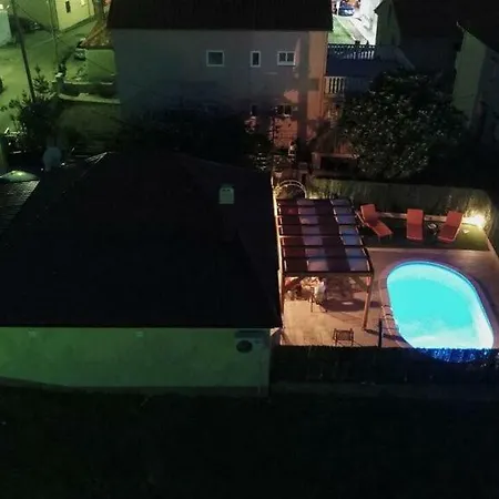 Vakantiehuis Orange With Heated Pool And Parking *