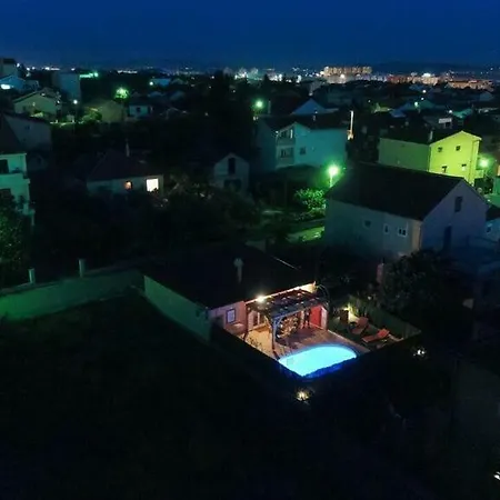Orange With Heated Pool And Parking Zára