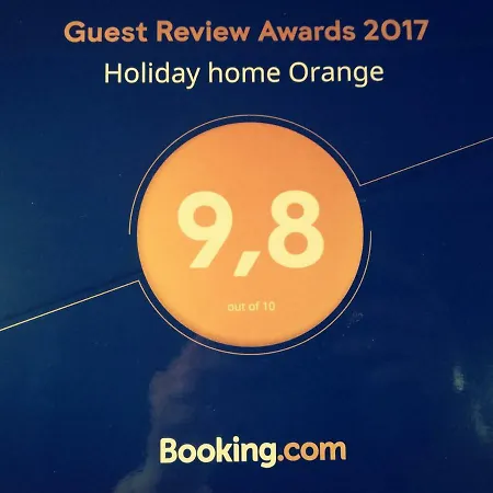 Orange With Heated Pool And Parking Vakantiehuis