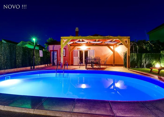 Holiday home Orange With Heated Pool And Parking Zadar
