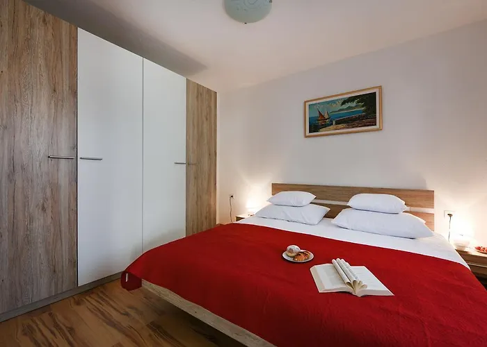 Orange With Heated Pool And Parking