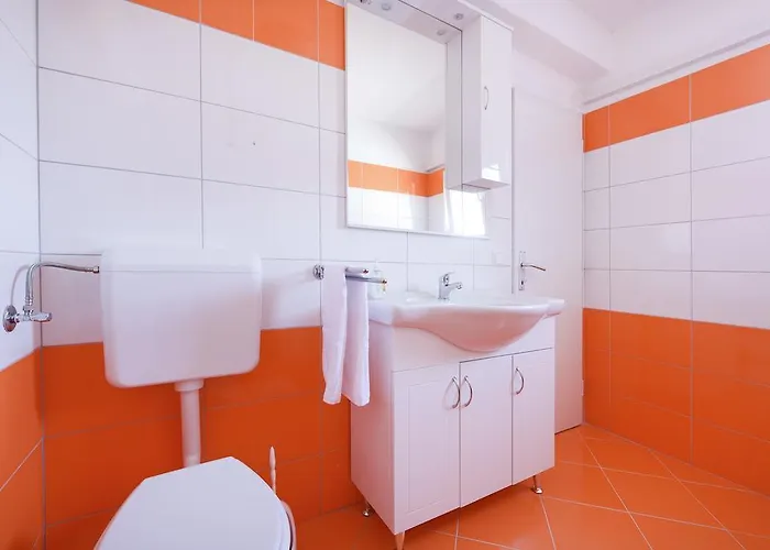 Semesterbostad Orange With Heated Pool And Parking Zadar