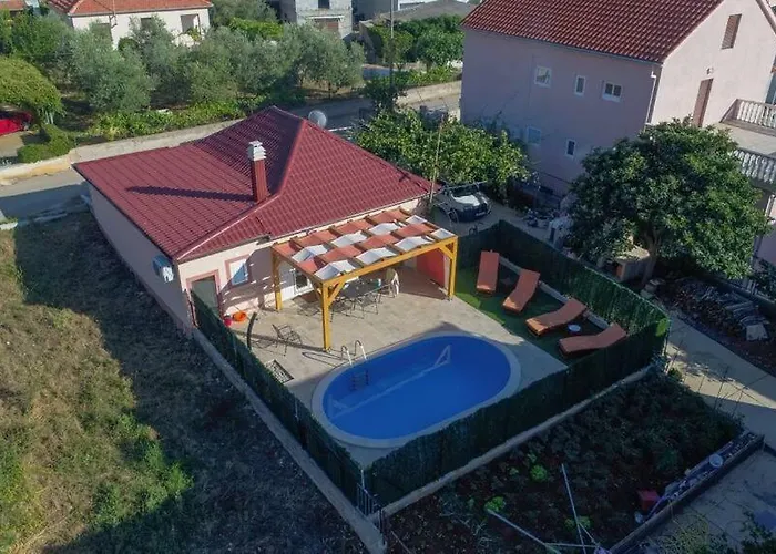 Orange With Heated Pool And Parking Semesterbostad *